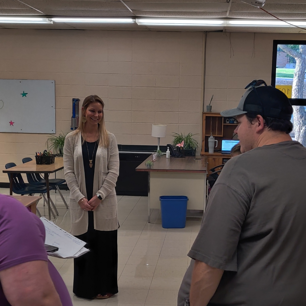 New HS/MS art teacher, Ms. Matlock, meets families. 